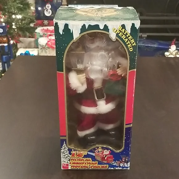 12" Moving Musical Santa - Picture 16 of 17
